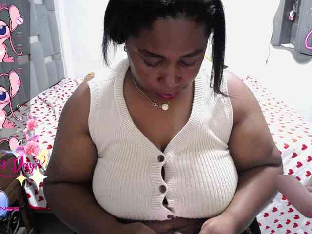 thickebonymilf webcam