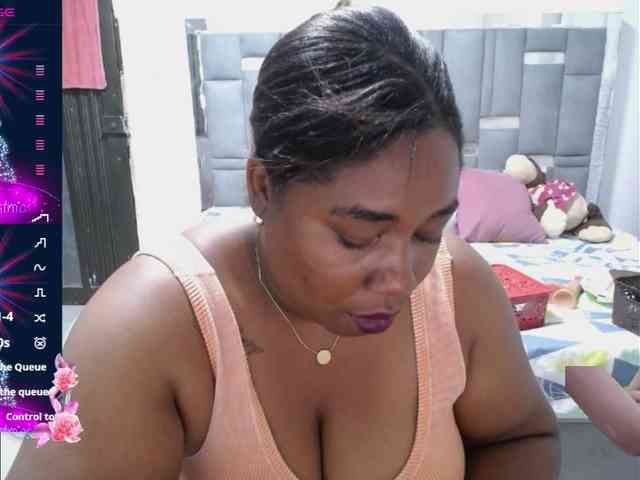 thickebonymilf webcam