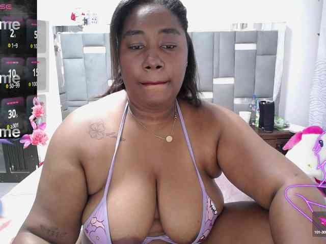 thickebonymilf webcam