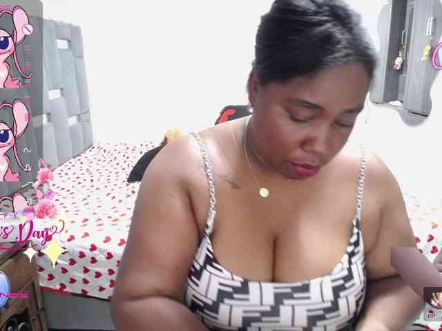 thickebonymilf webcam