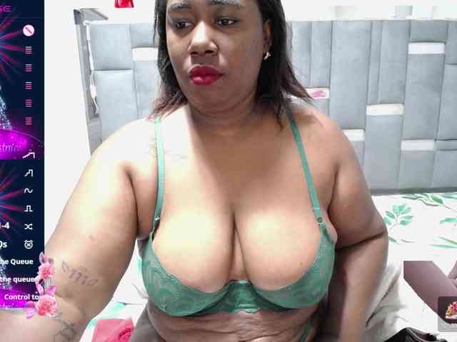 thickebonymilf webcam