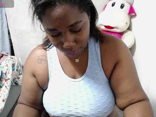 thickebonymilf webcam