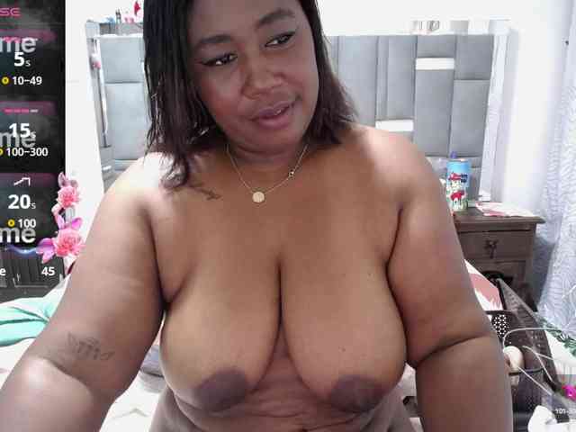 thickebonymilf webcam