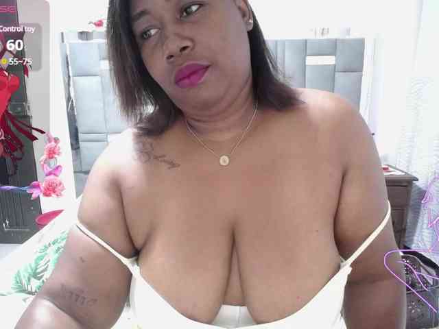 thickebonymilf webcam