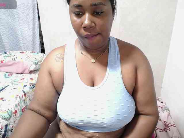 thickebonymilf webcam