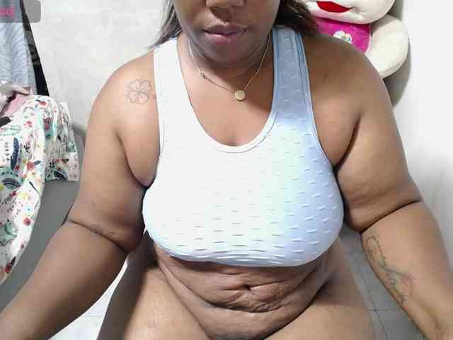 thickebonymilf webcam