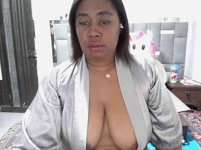 thickebonymilf webcam