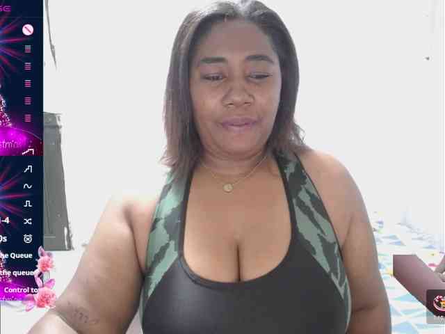 thickebonymilf webcam