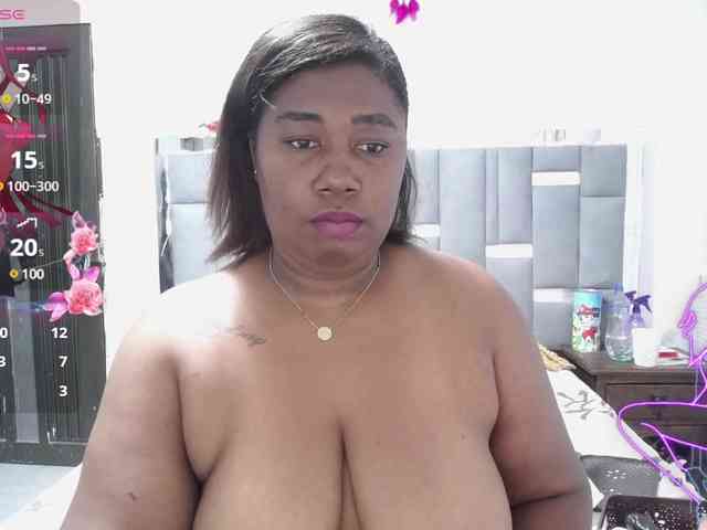 thickebonymilf webcam