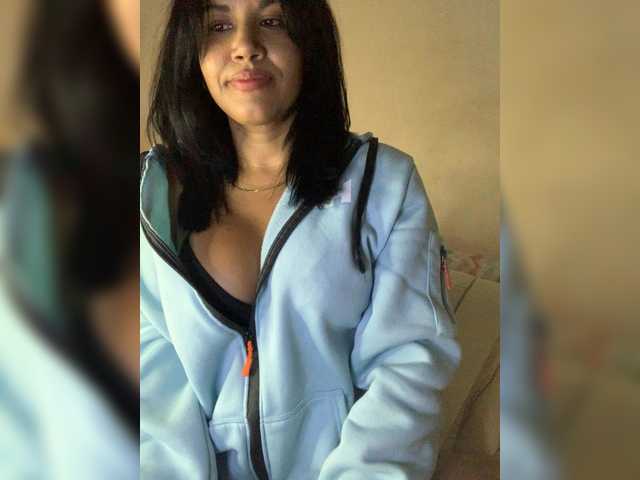 -Milaa- from BongaCams