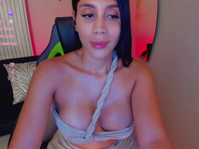 charlotte-Cox's BongaCams show and profile