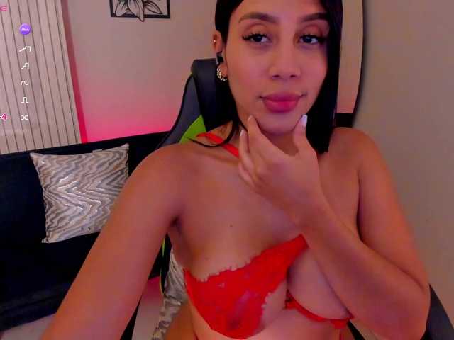 Charlotte-Cox webcam