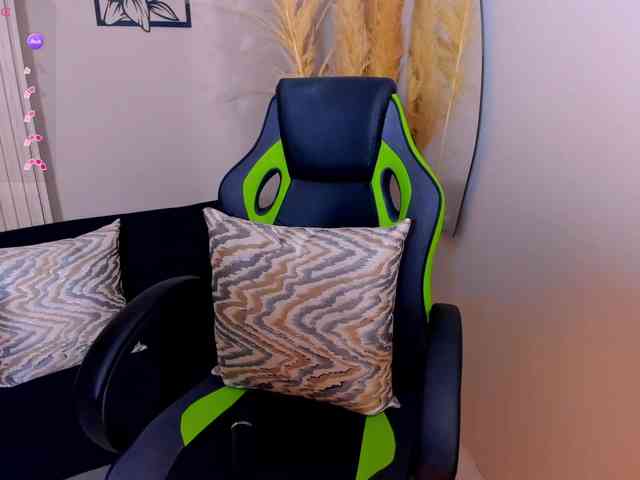 Charlotte-Cox webcam