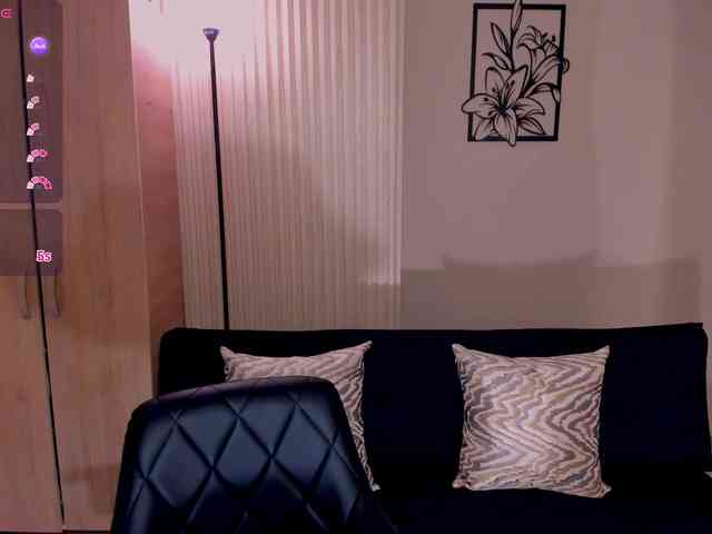 Charlotte-Cox webcam