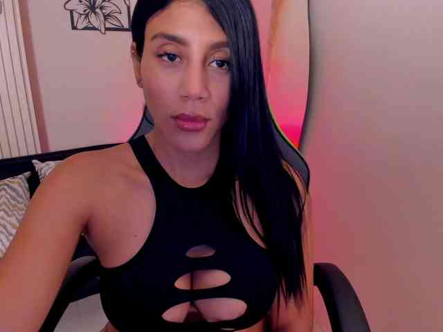 Charlotte-Cox webcam