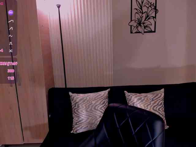 Charlotte-Cox webcam