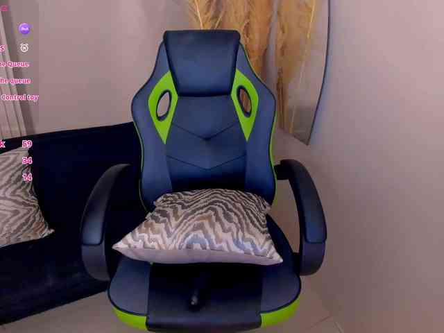 Charlotte-Cox webcam