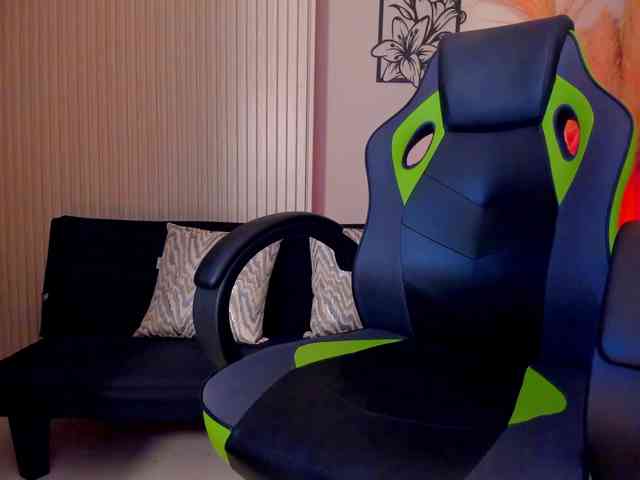 Charlotte-Cox webcam