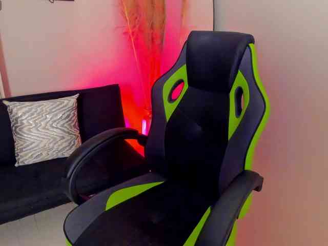 Charlotte-Cox webcam