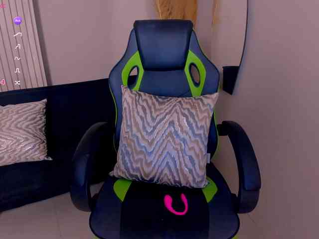 charlotte-Cox charlotte-Cox