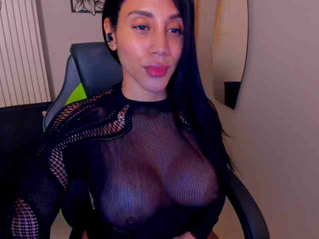 charlotte-Cox charlotte-Cox