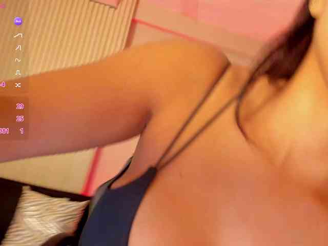 Charlotte-Cox webcam