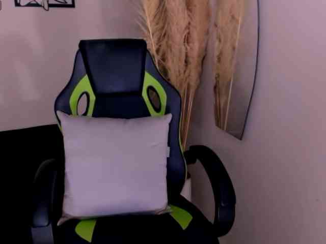 charlotte-Cox charlotte-Cox