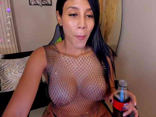 charlotte-Cox charlotte-Cox