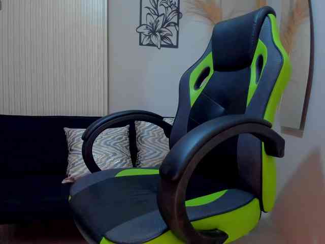 Charlotte-Cox webcam