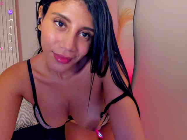 Charlotte-Cox webcam