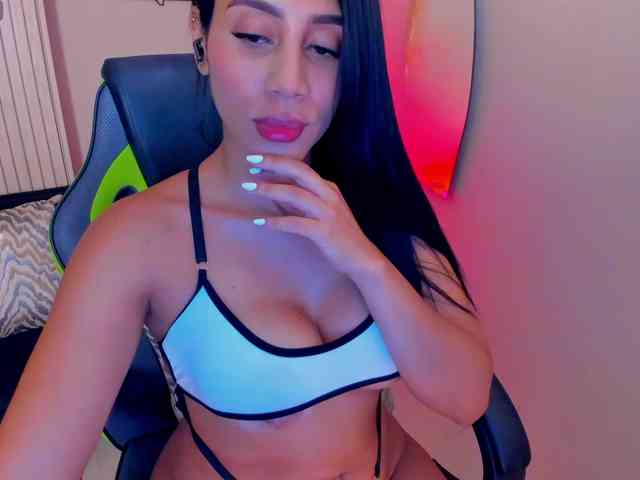 Charlotte-Cox webcam