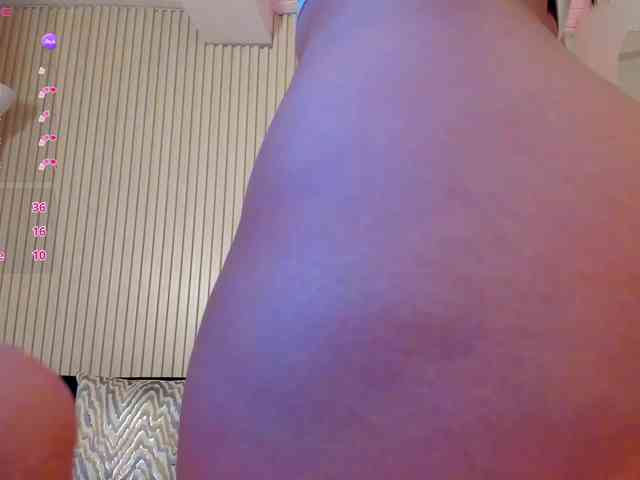 Charlotte-Cox webcam