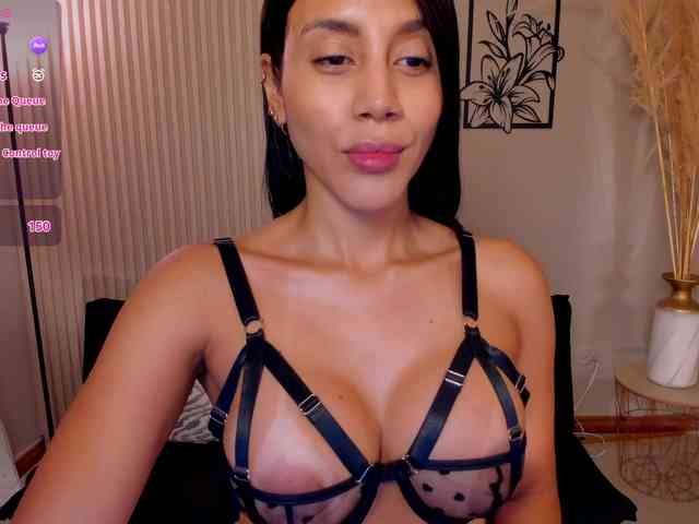 Charlotte-Cox webcam