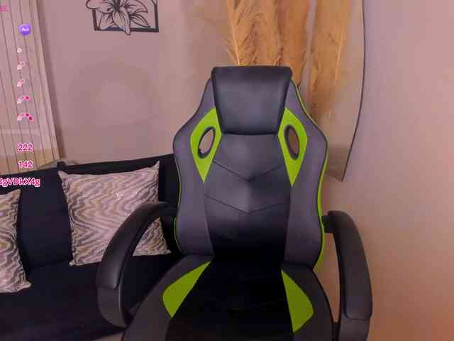 Charlotte-Cox webcam