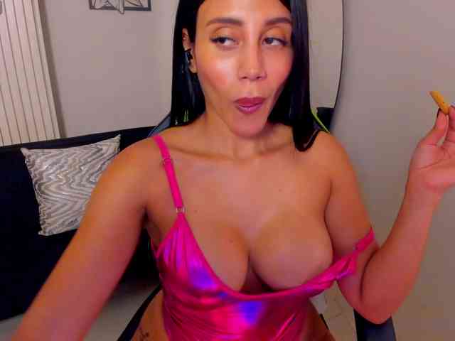 Charlotte-Cox webcam