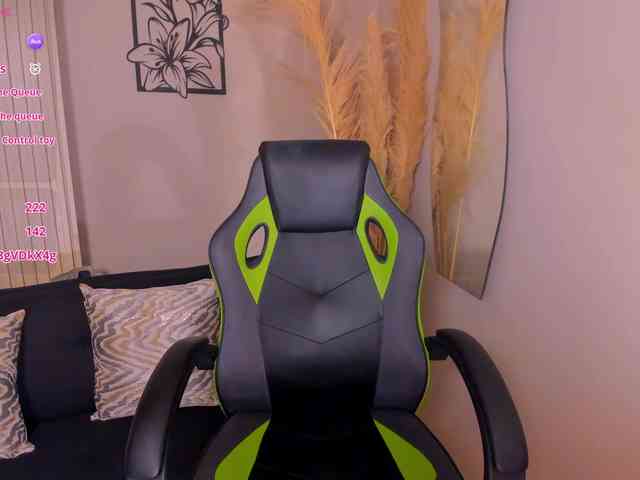 Charlotte-Cox webcam