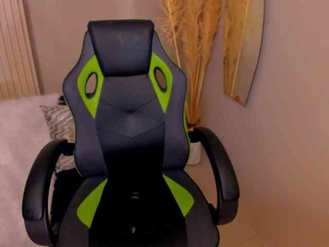 Charlotte-Cox webcam
