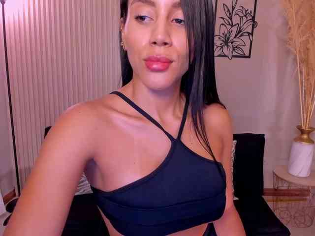 Charlotte-Cox webcam