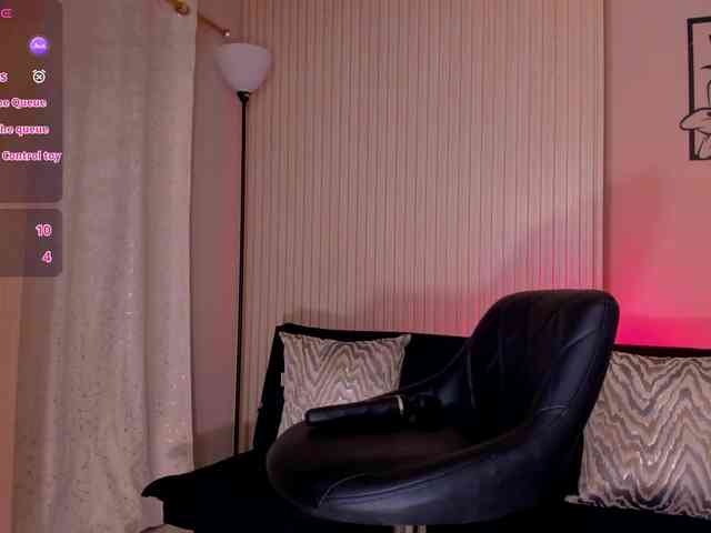 Charlotte-Cox webcam