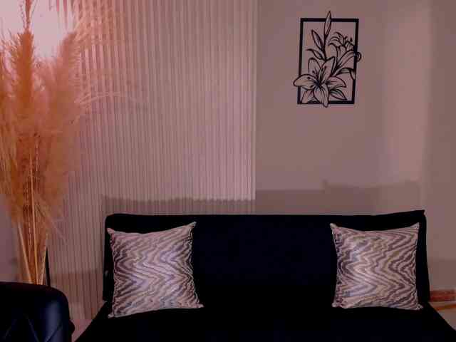 Charlotte-Cox webcam