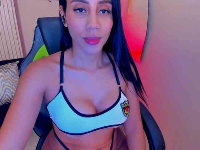 Charlotte-Cox webcam