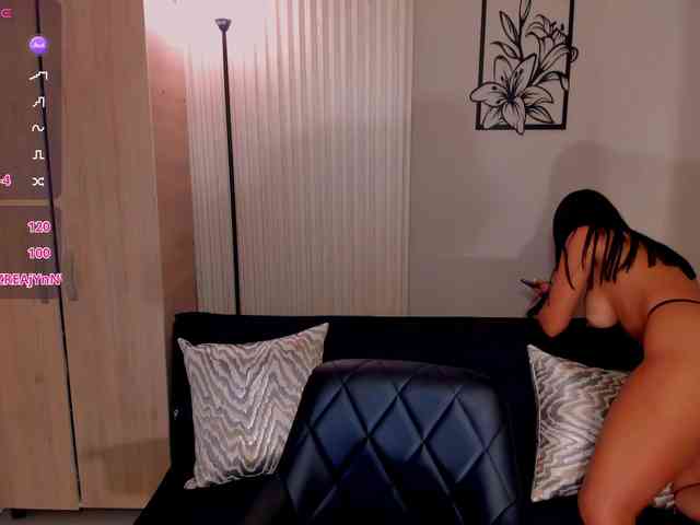 Charlotte-Cox webcam