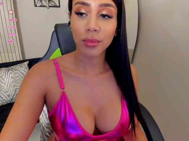 Charlotte-Cox webcam