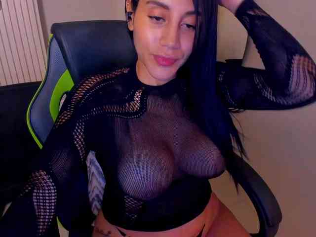 charlotte-Cox charlotte-Cox