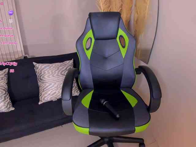 Charlotte-Cox webcam