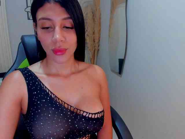 Charlotte-Cox webcam