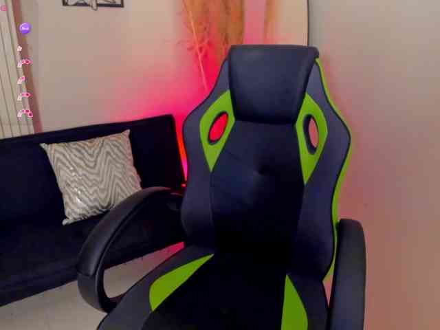 Charlotte-Cox webcam