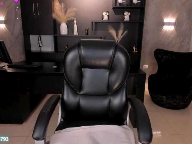 AlyssaDean's BongaCams show and profile