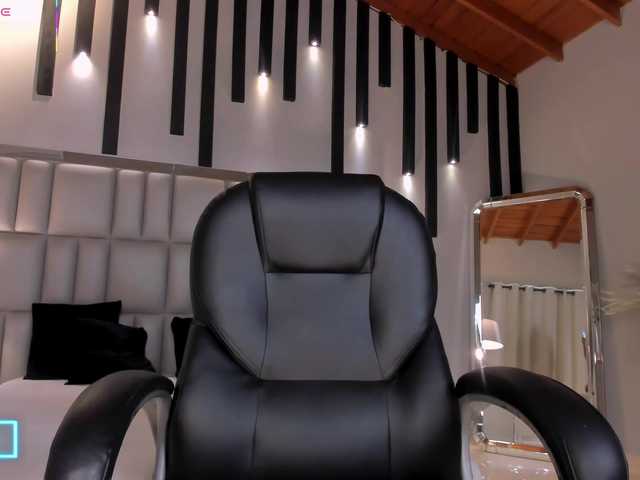 AlyssaDean's BongaCams show and profile