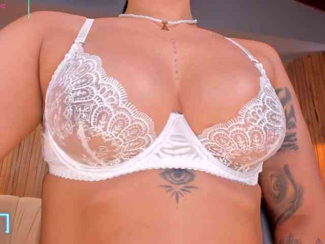 AlyssaDean webcam